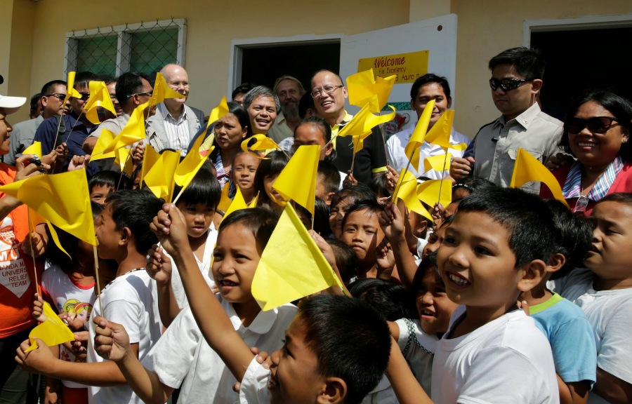 Aquino signs ‘Iskolar ng Bayan’ Act of 2014 | Philippine Canadian Inquirer
