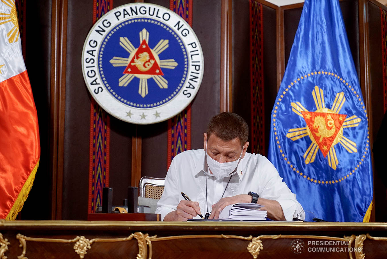 Duterte okays add'l budget to register more people in PhilSys | Philippine Canadian Inquirer - Vimarsana News